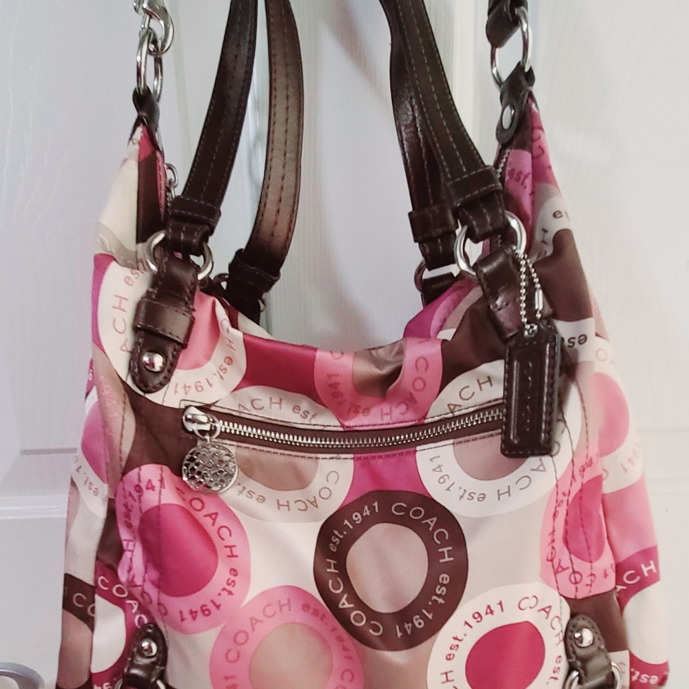Vintage Meduim Handbag 👜 By Coach - Picture 2 of 15
